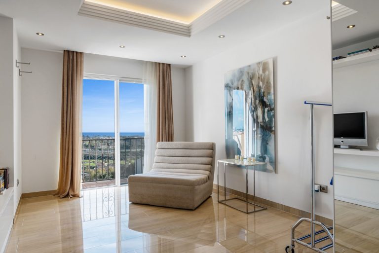 d02f1b320df7684e62c9cef06cba1790 - 8