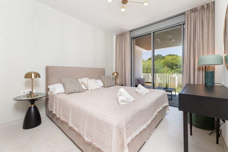 d0c9cb8ce2720d19394dffd568acca46 - 11