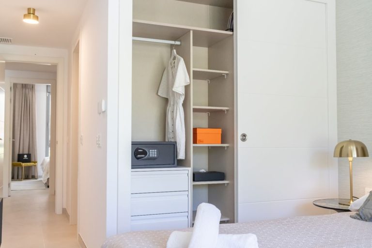 d0c9cb8ce2720d19394dffd568acca46 - 14