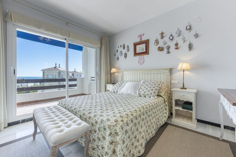 d13c5090c6aa007f3b4e5d7db38191a8 - 12