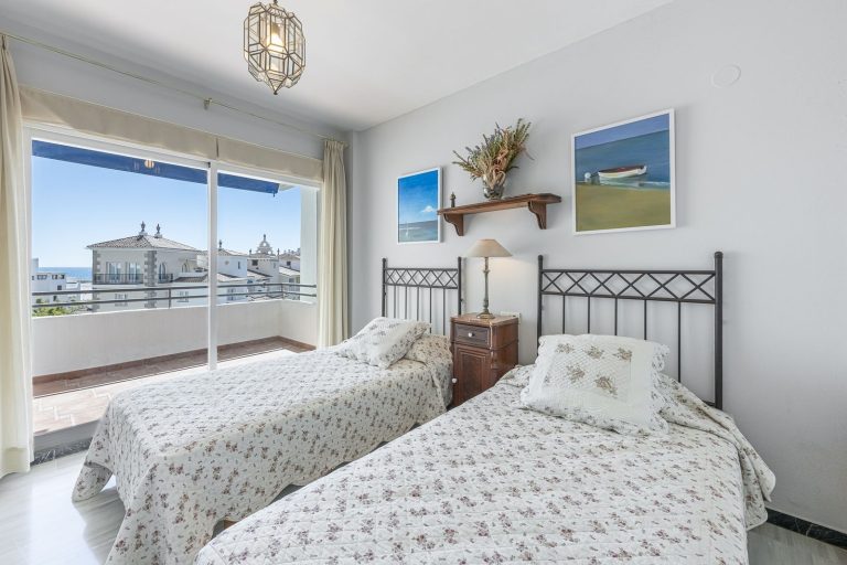 d13c5090c6aa007f3b4e5d7db38191a8 - 16