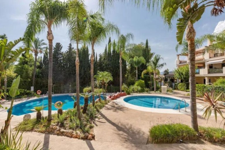 d158af37124581f82c3fef57b0e0e05b - 12