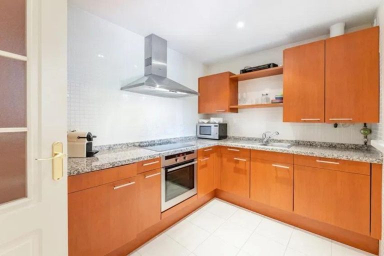 d158af37124581f82c3fef57b0e0e05b - 4