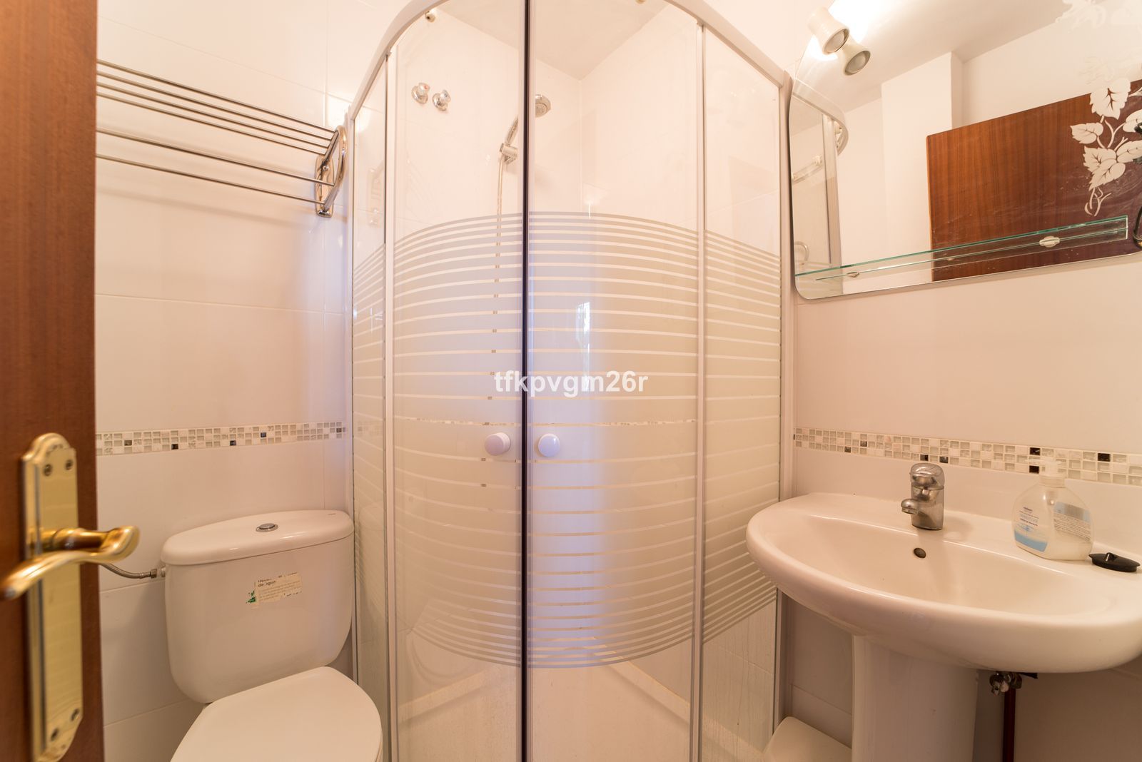 d18a4297afe284f35a64ce111beca700 - 10