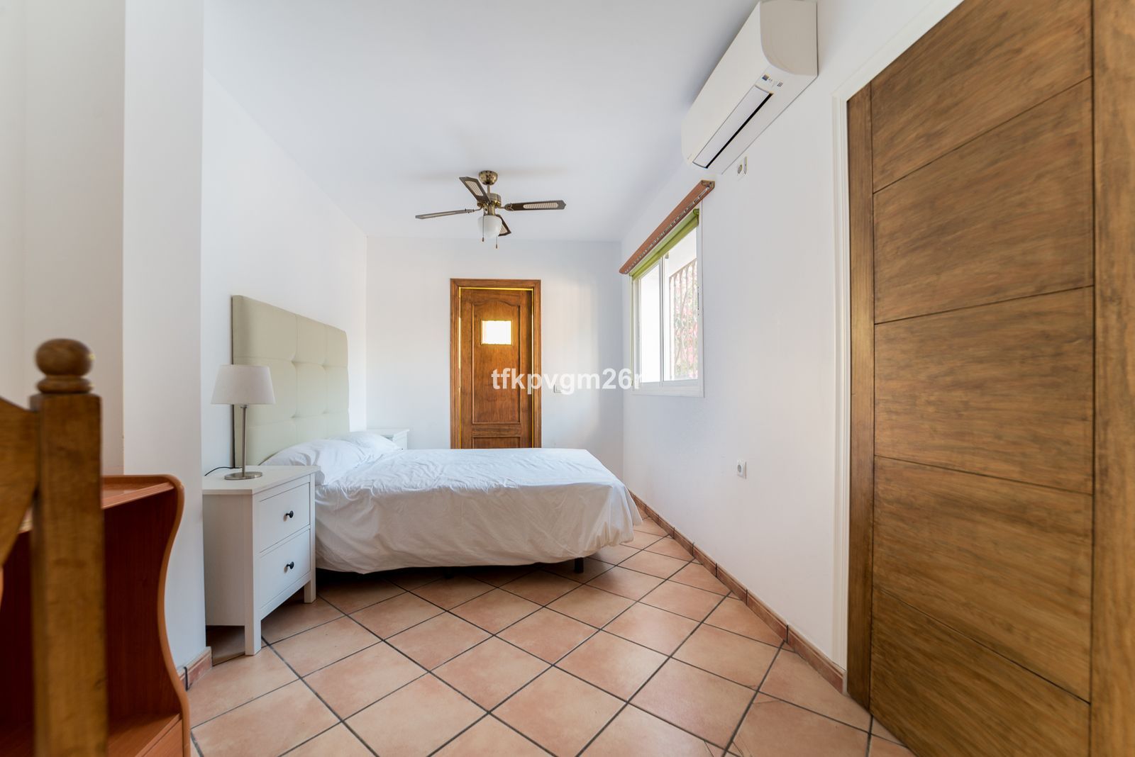 d18a4297afe284f35a64ce111beca700 - 16