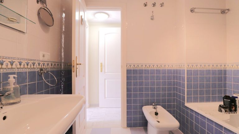 d2020d9ba2c8d70294340a748a7869bc - 12