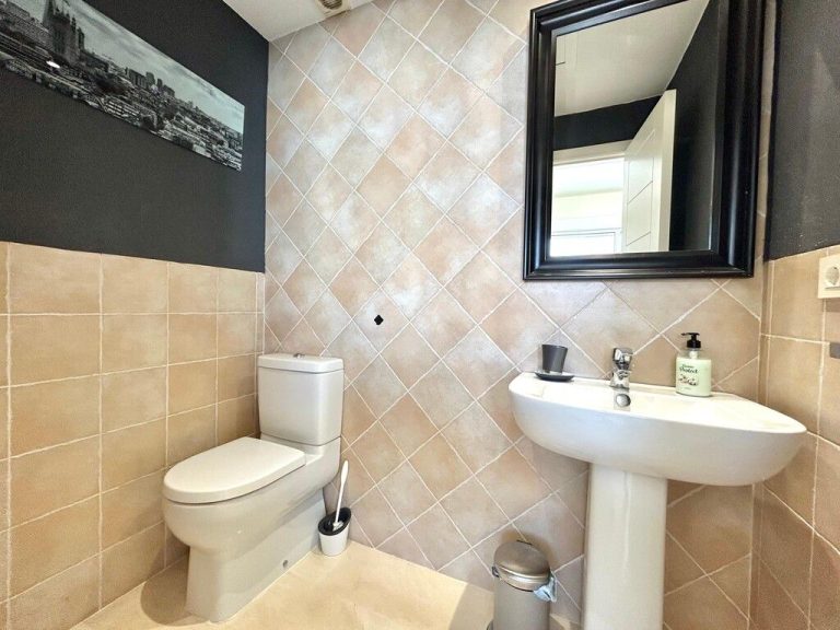 d2c6502efb215eae267271b351a2a3b8 - 10