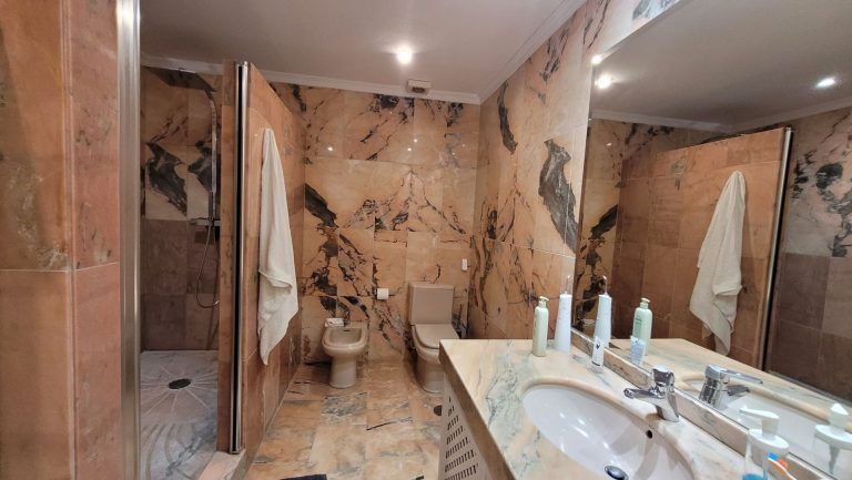 d437207328137aeec4c38663d66200e9 - 13