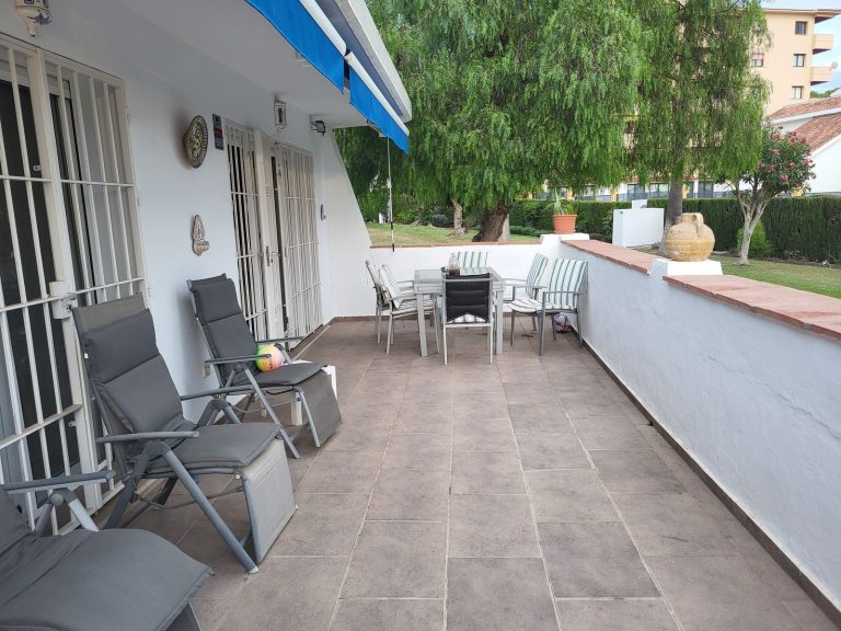 d437207328137aeec4c38663d66200e9 - 3