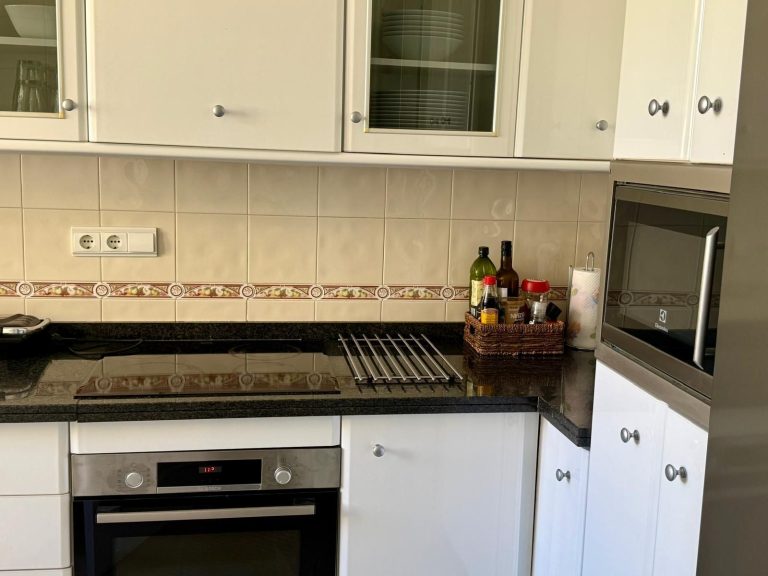 d81b6a14eb8a4ae12114a98a4e22bd12 - 14