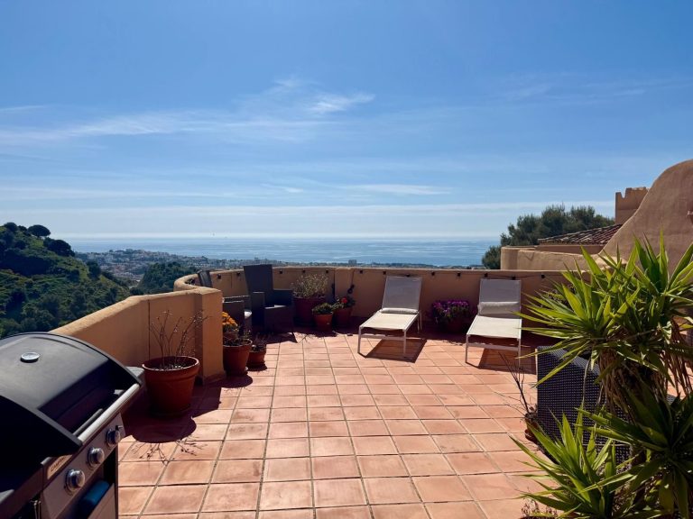 d81b6a14eb8a4ae12114a98a4e22bd12 - 3