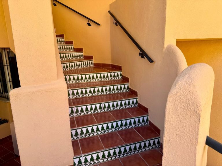 d81b6a14eb8a4ae12114a98a4e22bd12 - 5