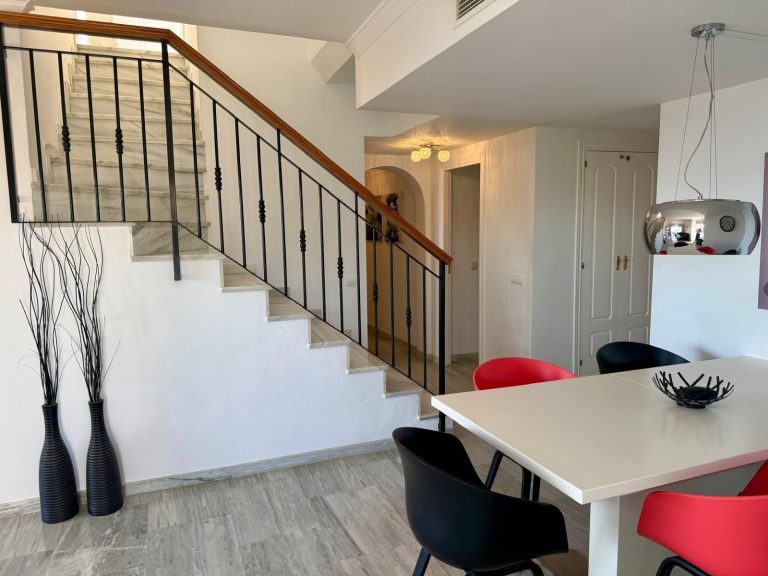 d81b6a14eb8a4ae12114a98a4e22bd12 - 9