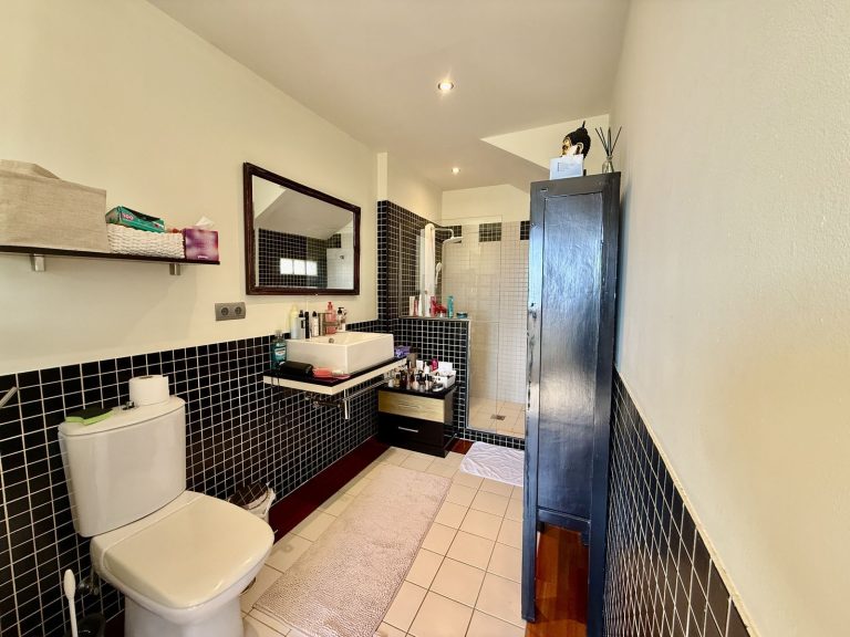 d840edd470dfbd5a7434fef21f3b5c8d - 16