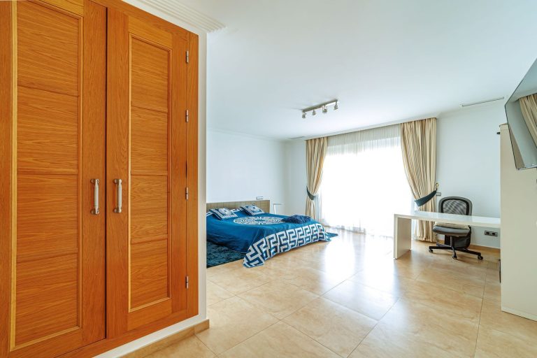 d8678c607a0e21b2de903c7455fa196b - 12