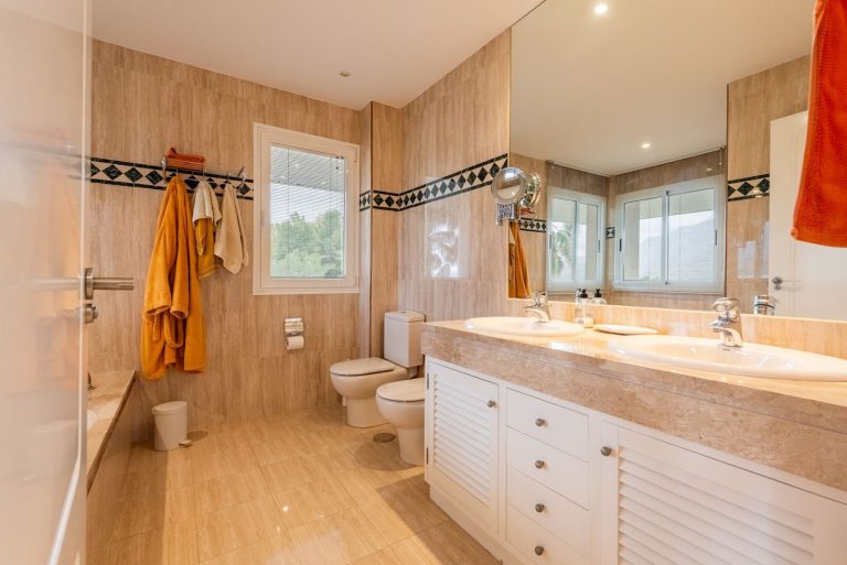 d9593c33a53a8372e788b5d884600fab - 15