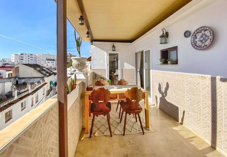 d9b134efd4e5c79d204300a8bc15b7b8 - 10