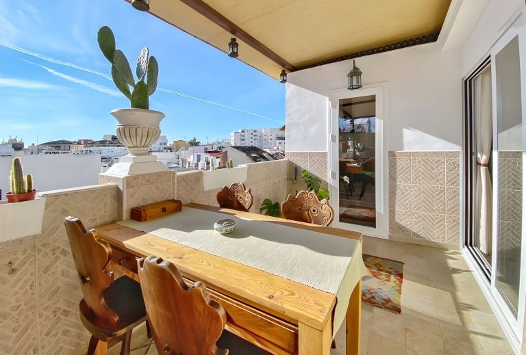 d9b134efd4e5c79d204300a8bc15b7b8 - 11