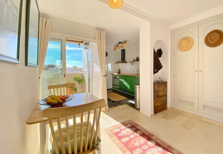 d9b134efd4e5c79d204300a8bc15b7b8 - 16