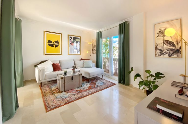 d9b134efd4e5c79d204300a8bc15b7b8 - 2