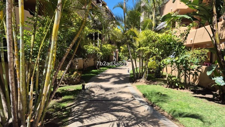 d9bd4c898fdb0f1ff89018fd62b1826f - 15