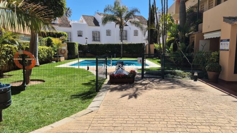 d9bd4c898fdb0f1ff89018fd62b1826f - 16