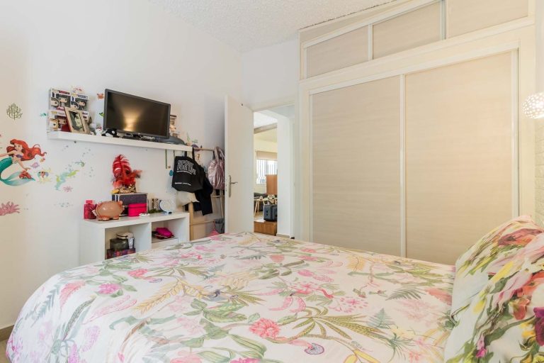 da9bb570934d57327e420e9dc4666a06 - 12