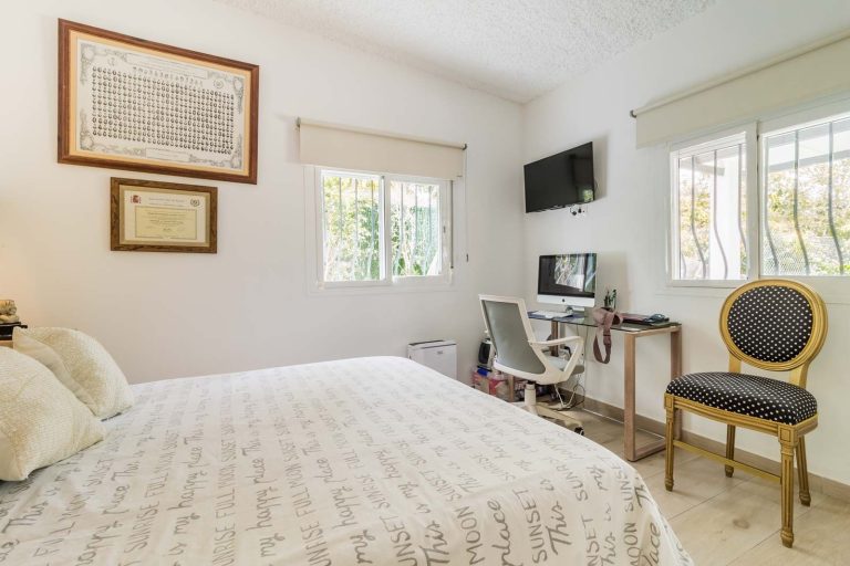 da9bb570934d57327e420e9dc4666a06 - 14