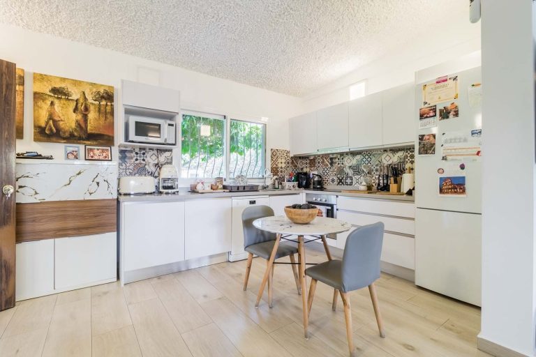 da9bb570934d57327e420e9dc4666a06 - 5