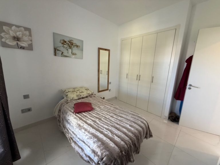 db9942cc5d636d83d8b50859f1d0aa0e - 12