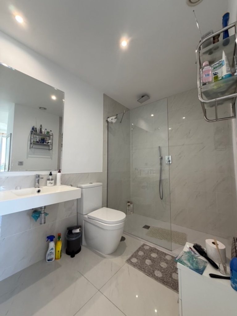 db9942cc5d636d83d8b50859f1d0aa0e - 15