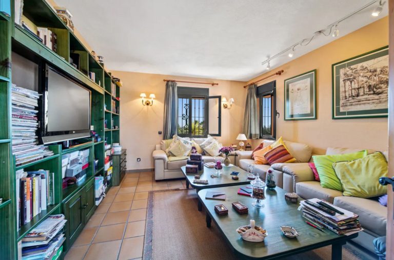 dbec1c5f3ebd11f950f32ca75c160053 - 10