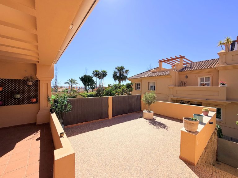 dc817c6bfd10fbc14181b4b1ebebe592 - 10