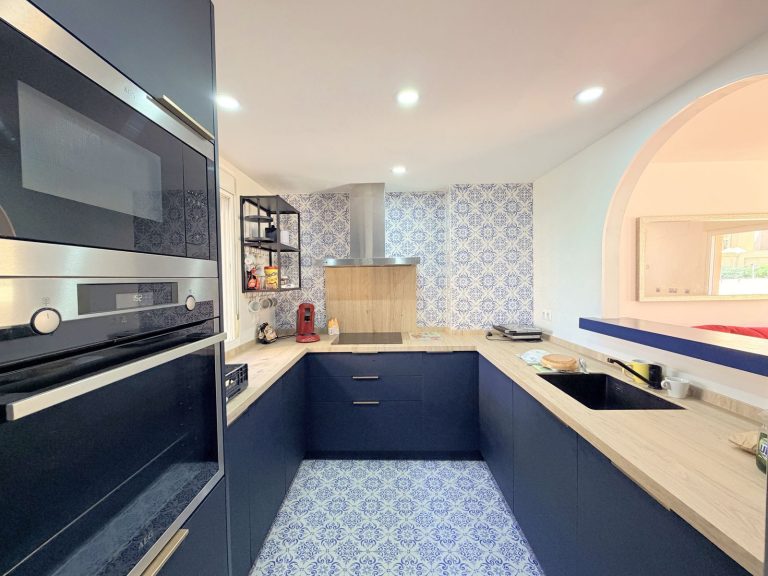 dc817c6bfd10fbc14181b4b1ebebe592 - 11