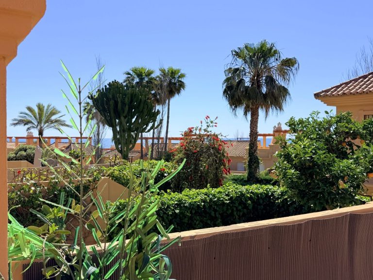 dc817c6bfd10fbc14181b4b1ebebe592 - 14