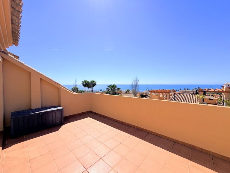 dc817c6bfd10fbc14181b4b1ebebe592 - 2