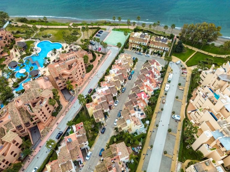 dcffb342f9cd3773e5008a26d3d6f543 - 15