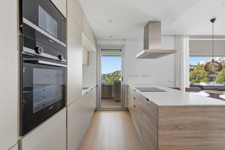 dd83c0c13265551c83b6063c291ed87d - 6