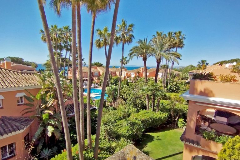 de80c5e9c8eb89f24473f4f6c9349fe7 - 13