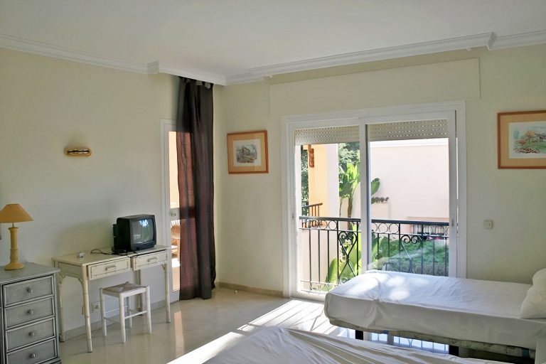 de80c5e9c8eb89f24473f4f6c9349fe7 - 7