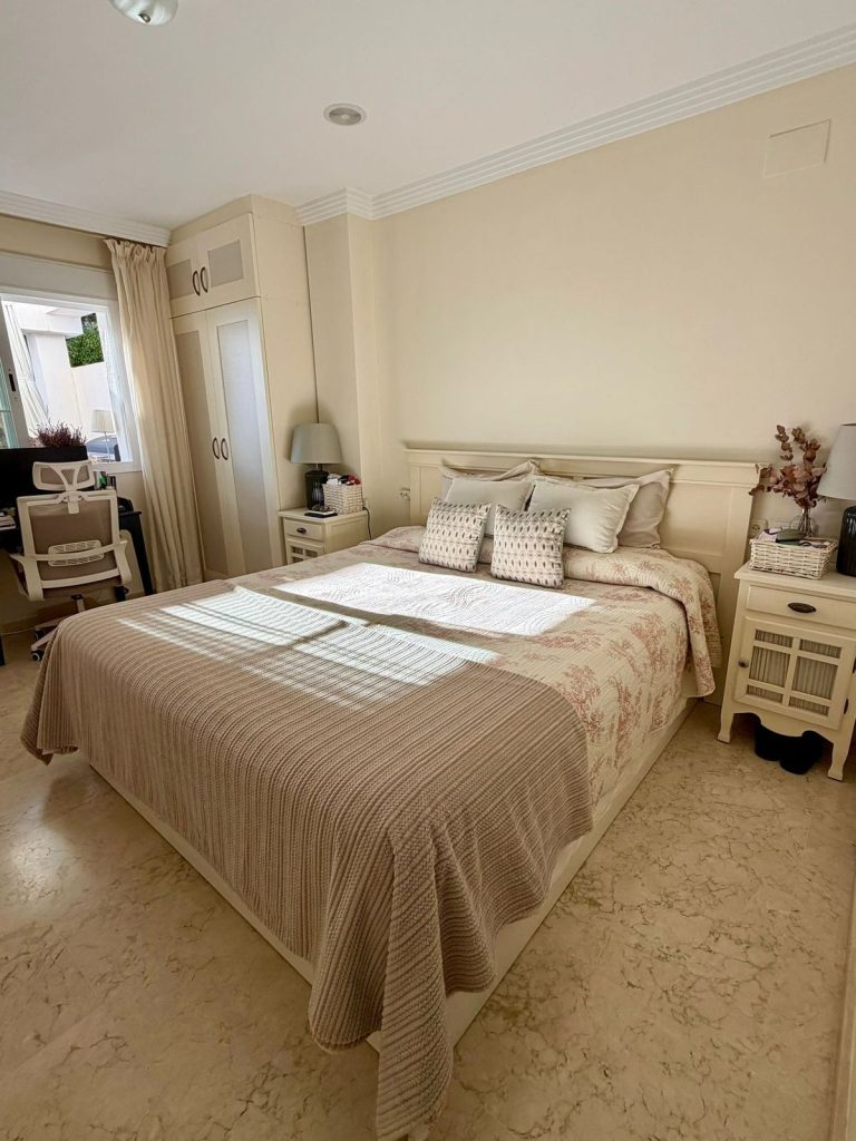 df71aa0945be53eb1216a8763ed07d4c - 2