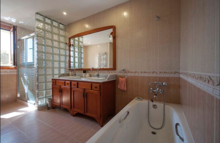 e0f18c620956603ffd4204f39a2cbfff - 10