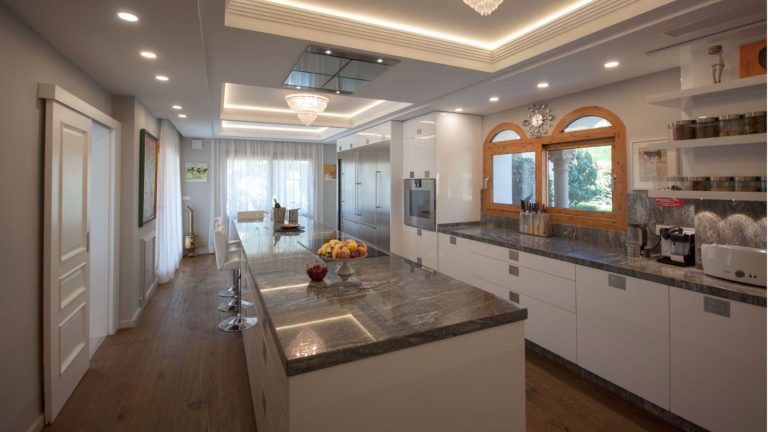 e0f18c620956603ffd4204f39a2cbfff - 13