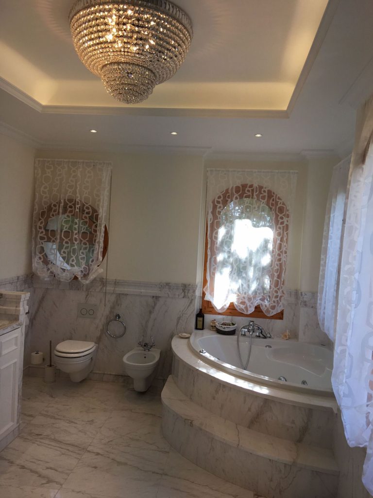 e0f18c620956603ffd4204f39a2cbfff - 16