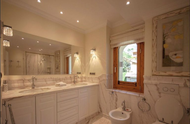 e0f18c620956603ffd4204f39a2cbfff - 4