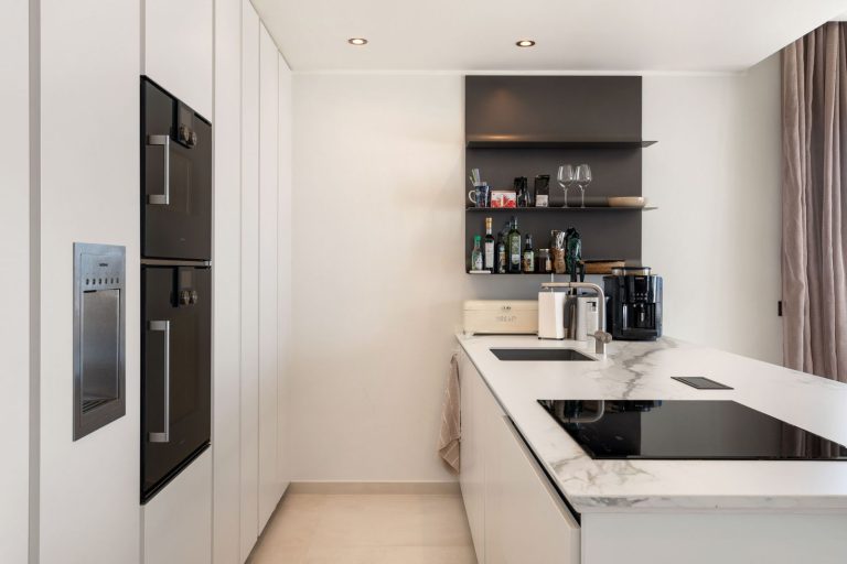 e2db8b38ae9a5e920f0911aca742bb2c - 11