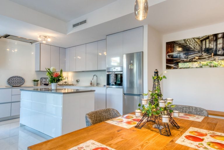 e2fc78090170e5676d196d067546be73 - 12