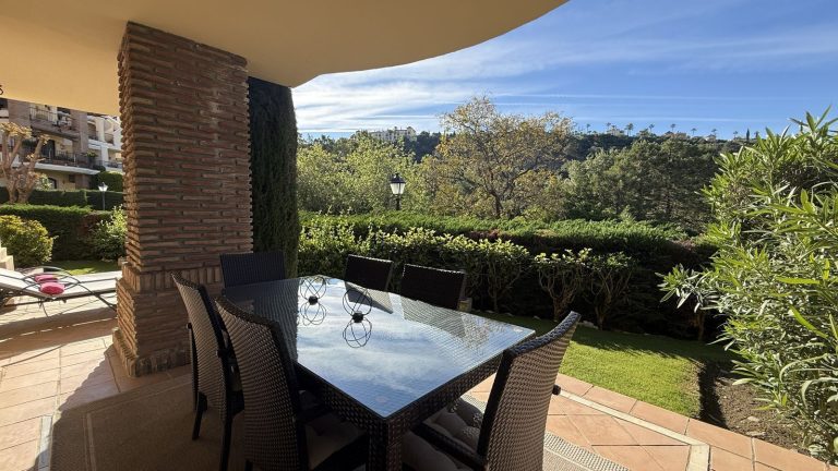 e4b80f4dc6925509695a9874b84f00da - 10