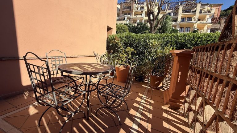 e4b80f4dc6925509695a9874b84f00da - 14