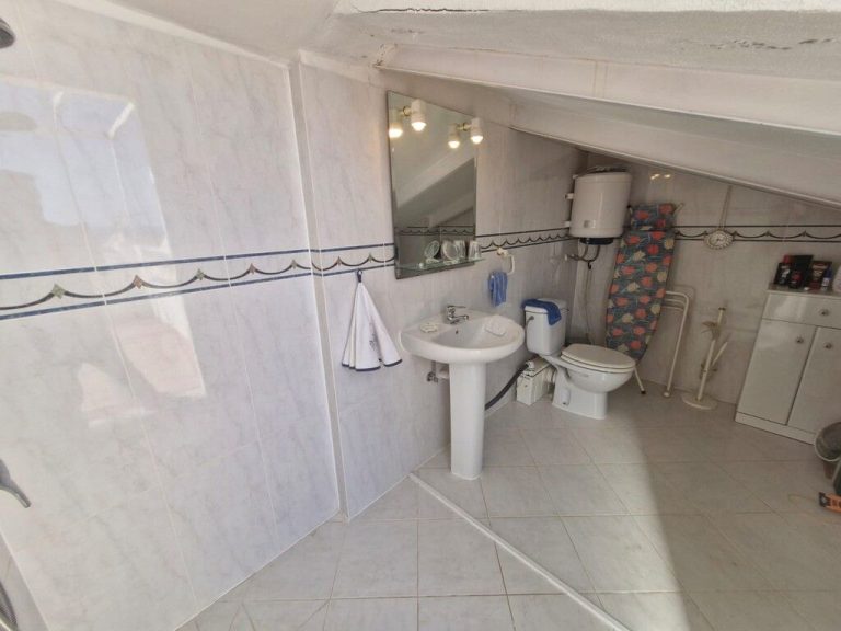 e4effa5a643783a5a9b1684df543bf58 - 15